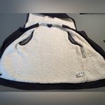 Splendid  zipper and hooded vest, lined with faux Sherpa, Size‎ Medium Photo 5