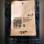 Forever 21  High-Rise Denim Cargo Shorts Woman’s Small Photo 5