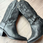 Black cowboy/cowgirl women’s size 7 boots real leather with rubber sole and heel Photo 0