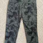 Athleta  Tie Dye High Rise Cloud Chaturanga Capri XL Photo 1