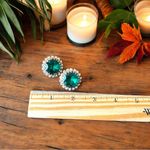 None VINTAGE Emerald Green Rhinestone Clip-On Earrings Photo 6