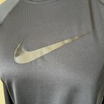Nike Women's UPF 40+ Long Sleeve Standard Swim Shirt Dri-Fit NESSA421-001 Black Photo 1