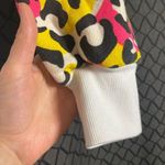 Cute leopard print coffee cup crew sweatshirt in white, black, pink, yellow White Photo 7