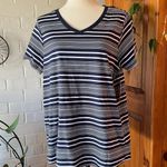 Isaac Mizrahi New York Short Sleeve V- Neck Pullover Tee Photo 4