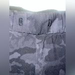 Lululemon On The Fly Pants Size 12 Incognito Camo Multi Grey size 12 Photo 5