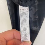 Spanx High Waisted Look at Me Now Seamless Leggings Black Camo Size Large L Photo 7