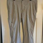 Columbia Women’s Khaki Capri Pants Photo 0