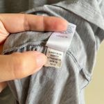 Athleta  Gray ESSENCE CYA TEE Shirt Top Short Sleeve Womens Size XS Athletic Yoga Photo 3