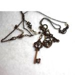 Source Unknown Victorian Lock & Keys Rhinestone/Pearl Accent Brass Tone Single Strand Necklace Photo 1