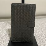 Bottega Veneta Woven Leather Wallet in Dark Gray Photo 1