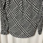 Victoria's Secret Women's Black and White Houndstooth Silk Top Size Medium Photo 8