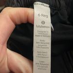 Lululemon  • hotty hot short II *2.5" in black sz 6 Photo 10