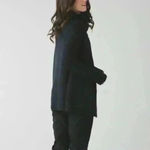 Lululemon Karmic Cocoon Wrap in Heathered Black Size 8 $198 Photo 4