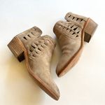 Vince Camuto  Peera Tan‎ Suede Ankle Booties Boots Shoes Womens Size 7.5M Photo 2