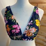 Kona Sol  bikini top. NWT. Hawaiian theme.  Size Small. Adjustable straps. Photo 0