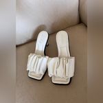 Circus by Sam Edelman CIRCUS SAM EDELMAN Slade Ruffle Vamp White Slip On Heels Shoe Women’s Sz 6.5 EUC Photo 3