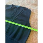 Andrea Jovine  Black sleeveless top Photo 3