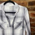Mudd  Gray Plaid Long Sleeve Popover V-Neck Collared Shirt Women's Size XS Photo 1