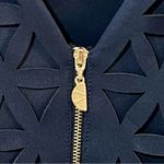 Lilly Pulitzer Daisy Laser Cut Scuba Dress Sz XS Navy Preppy Resort Country Club Photo 8