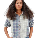 American Eagle  Women’s Cropped Distressed Plaid Long sleeve Flannel Photo 0