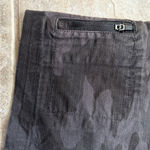 Vuori  Women’s Ripstop Short in Black Camo Size Medium VW364 Photo 6