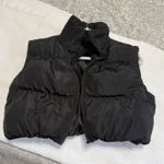Cropped puffer vest Black Photo 0