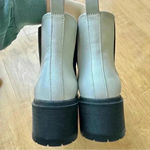 Amazon Essentials Women’s Combat Chelsea Boots, Black/Off White, Size 10 White Photo 11