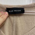 Rae Mode Neutral Colored Tunic Top W/Ruffle Sleeves Size Small. Photo 2