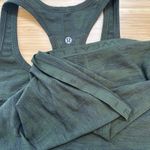 Lululemon  Women's Swiftly Tech Racerback Dark Olive Camo, Size 8, Like New Photo 3
