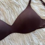 SKIMS Wireless Push Up Plunge Bra Cocoa Size 34DD Photo 4