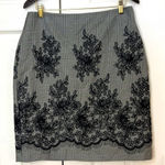Anne Klein  Black & White Plaid Pencil Skirt with Floral Lace Appliqués Sz 10 Photo 0