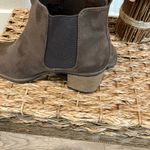 White Mountain  round toe elastic on side for easy pull on Photo 3