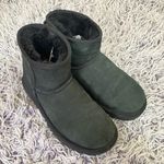 UGG  Women’s Black Classic Mini 2 Fur Lined Boot Size 5 Photo 2