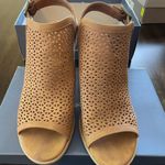 Universal Threads Wedges Photo 2