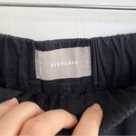 Everlane  • The Easy Short black cotton chino twill pull on high rise Photo 4