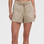 Lululemon  Dance Studio High-Rise Short 3.5" Sheer Oak Size 0 Photo 0