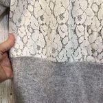 Adrienne Vittadini Gray & White Sweater 3/4 Sleeves Size Large 💕 Photo 5