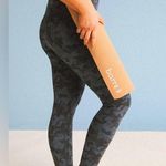 Barre3 (B3) Signature Leggings (S) & Tank Top (M) Dark Slate Camo Blue Size M Photo 0