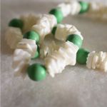 Beachy Chic Stacked White Shell Green Bead Lobster Claw Clasp Choker Necklace Photo 2