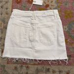 Good American NWT  white mini denim skirt size 4 Photo 5