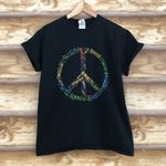 Gildan University of Wisconsin Social Work 2015 peace sign tee size medium Photo 1