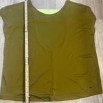 Nike  Pro women's training t-shirt in an olive green color with open back size M Photo 7