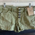 True Craft Army Olive Green Shorts Womens 15  New Photo 6