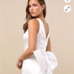 Elegant White Bow Dress Size 6 Photo 2