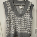 Abercrombie & Fitch Abercrombie Vest Sweater V-Neck Photo 0