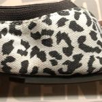BCBGeneration BCBGMAXAZRIA Animal Print Flats EUC Photo 3