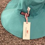 Vineyard Vines NWT Reversible Bucket Hat Photo 7