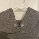 EUC Women’s gray elastic band waist hooded cropped sweatshirt medium‎ Photo 4