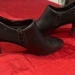 Gloria Vanderbilt  Black Ankle Booties 8 1/2 M
Great shape -sparkling! Photo 5