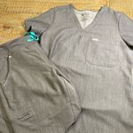 FIGS  technical collection scrub set graphite top size XS bottoms size S/P Photo 0